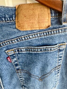 Vintage Levi’s 512 Long Jeans Slim Fit Tapered Leg Red Tab Medium Wash